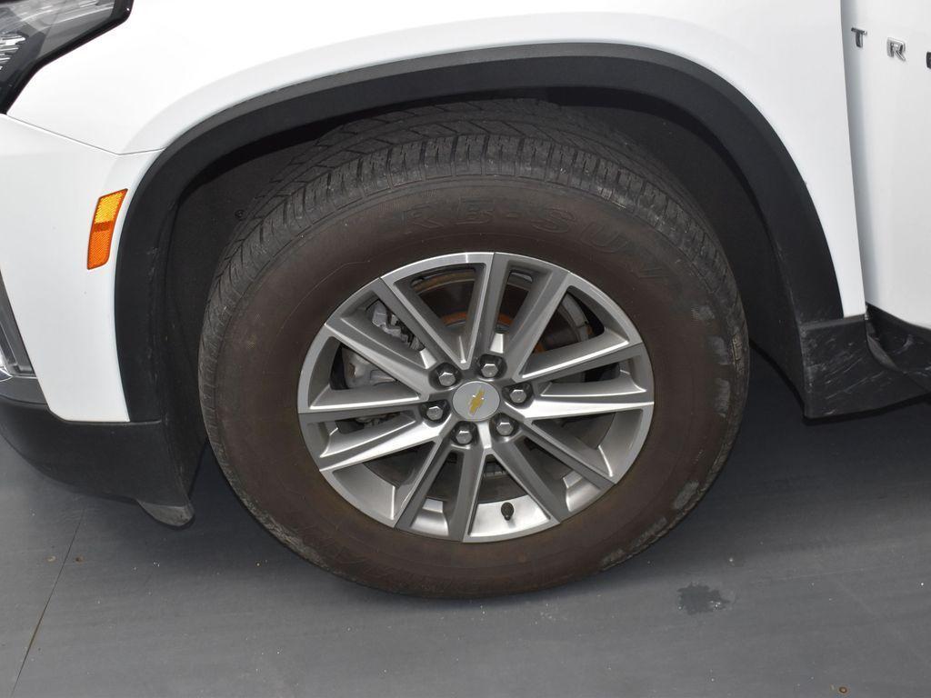 used 2023 Chevrolet Traverse car, priced at $25,911