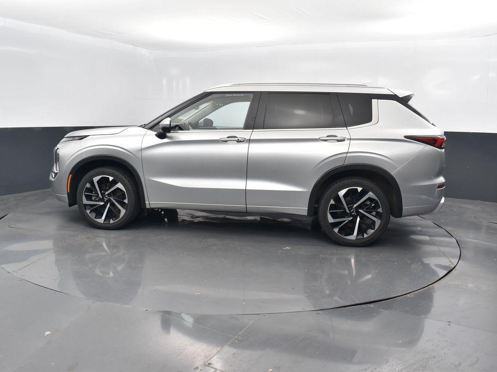 used 2023 Mitsubishi Outlander car, priced at $25,989