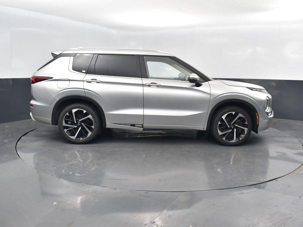 used 2023 Mitsubishi Outlander car, priced at $25,989