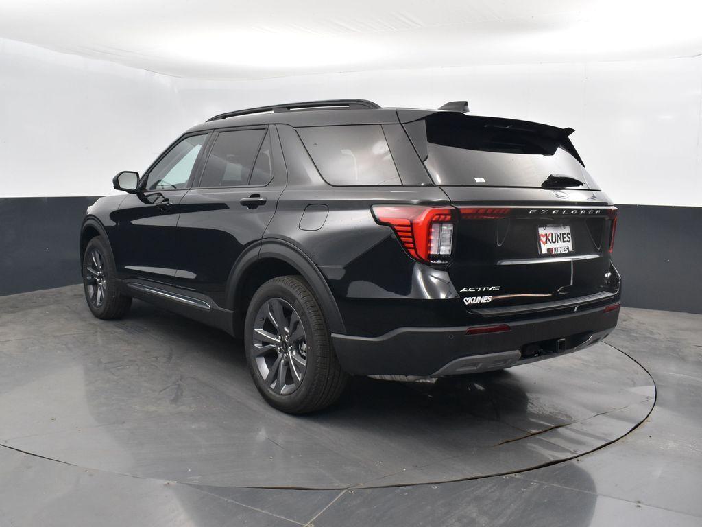 new 2025 Ford Explorer car, priced at $45,223