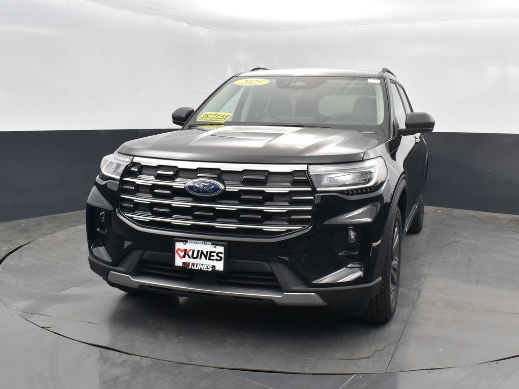 new 2025 Ford Explorer car, priced at $45,223