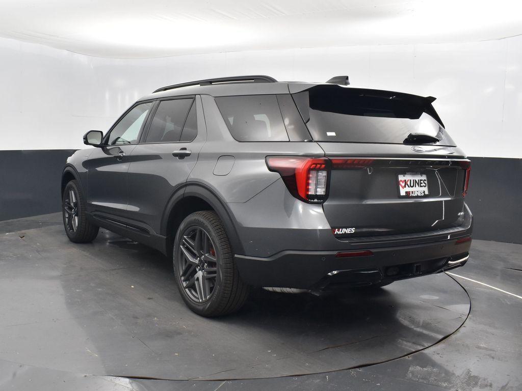 new 2025 Ford Explorer car, priced at $49,932