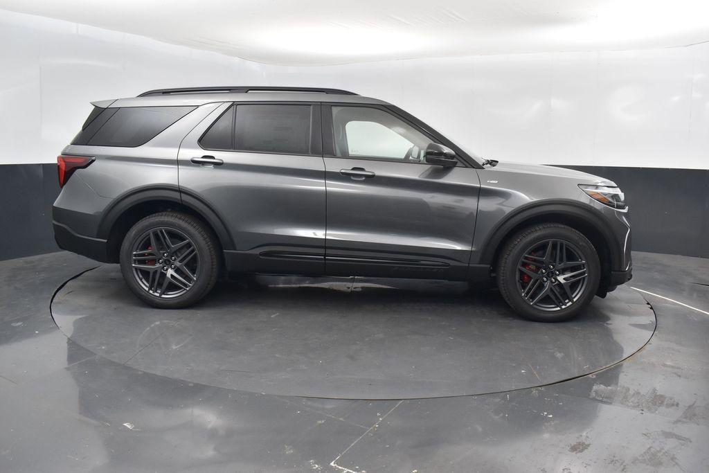 new 2025 Ford Explorer car, priced at $49,932