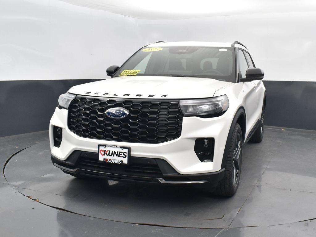 new 2025 Ford Explorer car, priced at $50,664