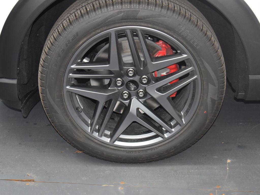 new 2025 Ford Explorer car, priced at $50,664