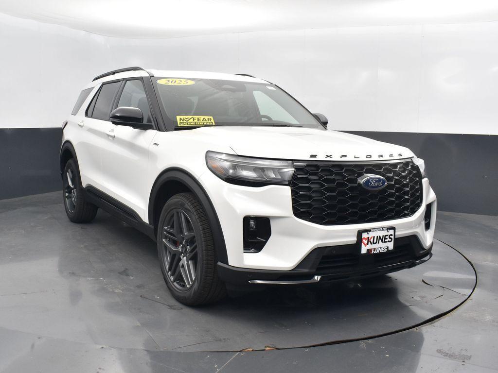 new 2025 Ford Explorer car, priced at $50,664