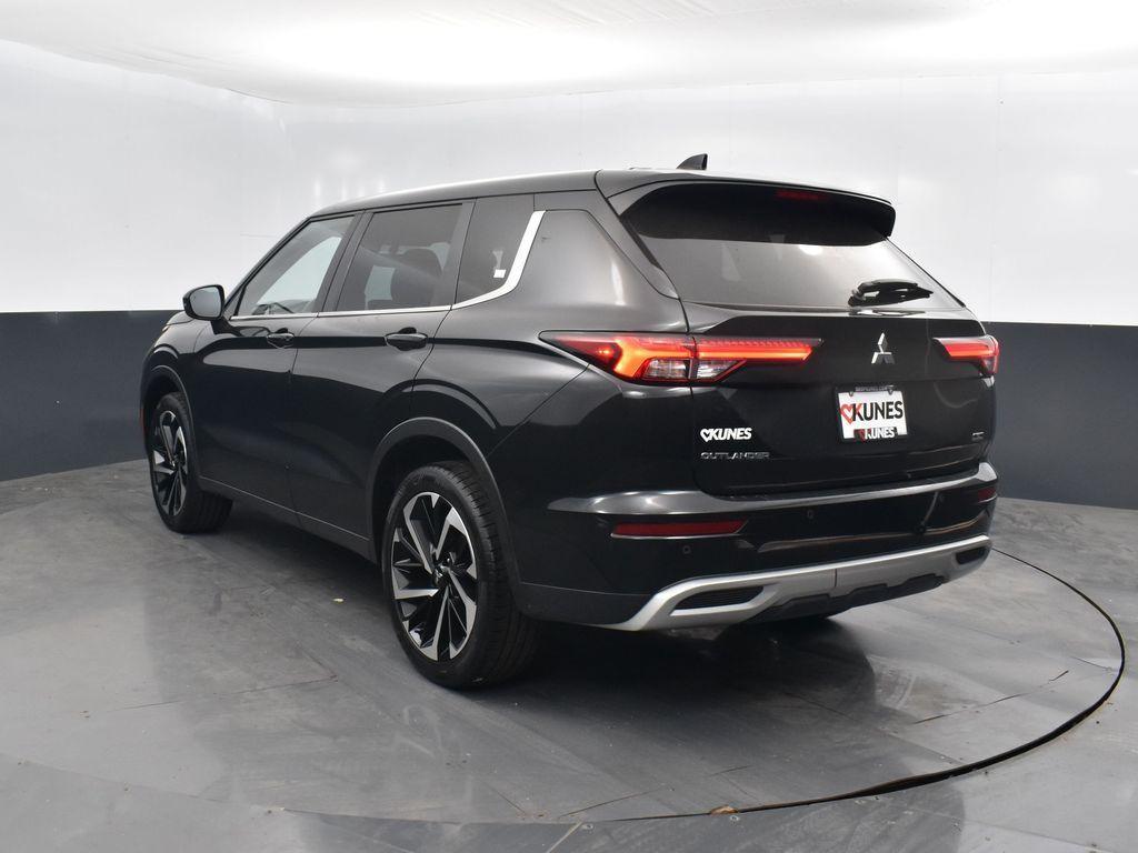 used 2023 Mitsubishi Outlander car, priced at $21,992
