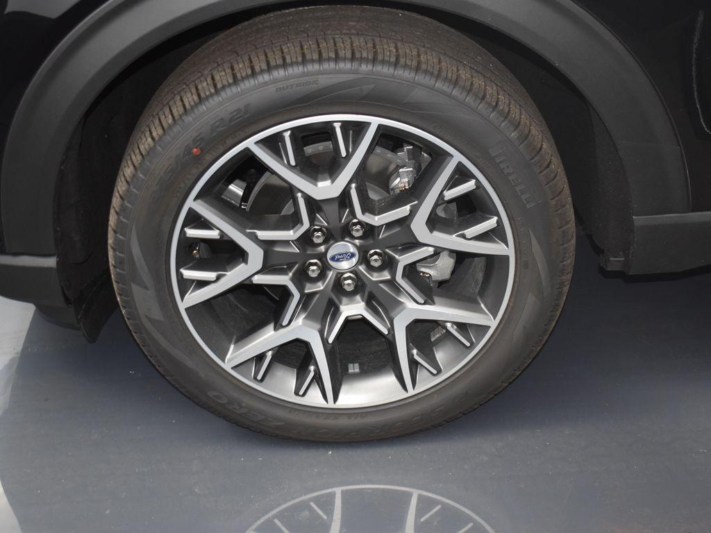 new 2025 Ford Explorer car, priced at $57,705