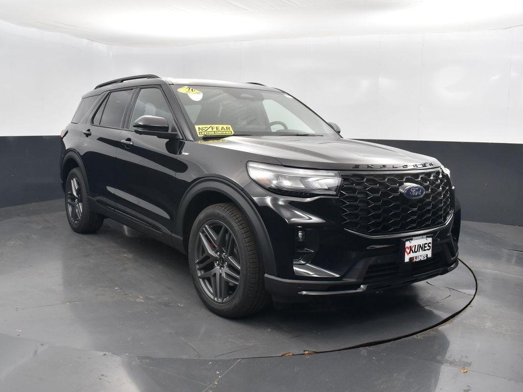 new 2025 Ford Explorer car, priced at $50,194
