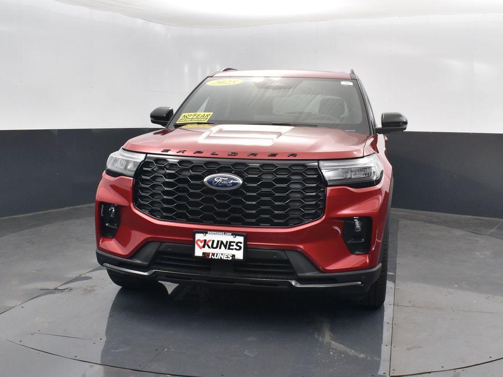 new 2025 Ford Explorer car, priced at $50,572