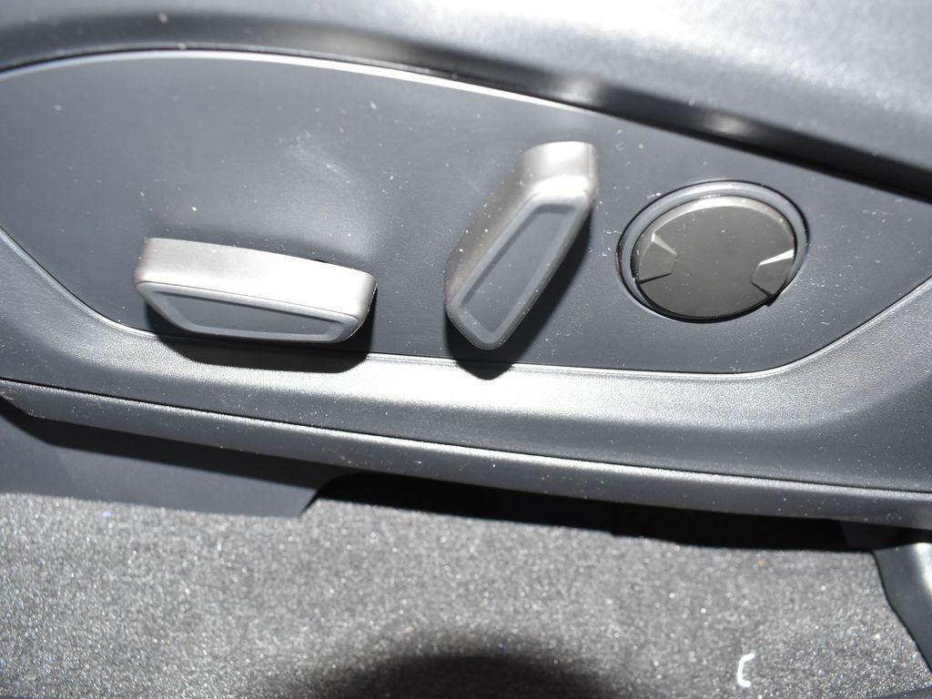 new 2025 Ford Explorer car, priced at $50,572