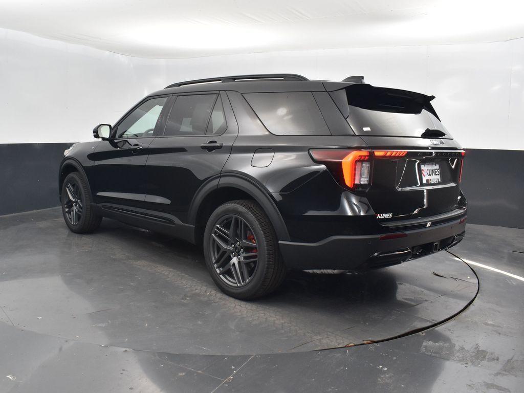 new 2025 Ford Explorer car, priced at $49,932