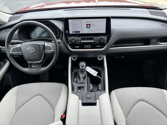 used 2025 Toyota Highlander Hybrid car, priced at $48,615