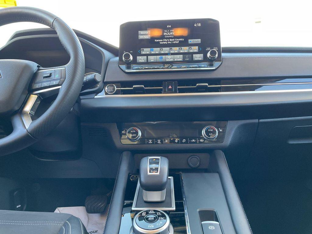 used 2023 Mitsubishi Outlander car, priced at $24,315