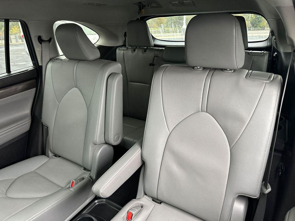 used 2022 Toyota Highlander Hybrid car, priced at $39,915