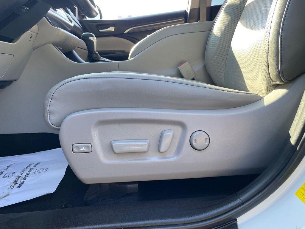 used 2019 Toyota Highlander car, priced at $33,187