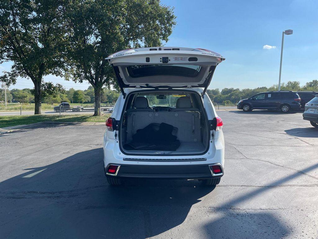 used 2019 Toyota Highlander car, priced at $33,187
