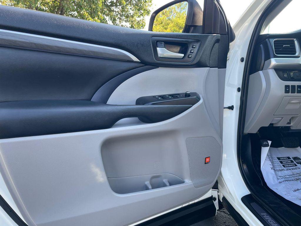 used 2019 Toyota Highlander car, priced at $33,187