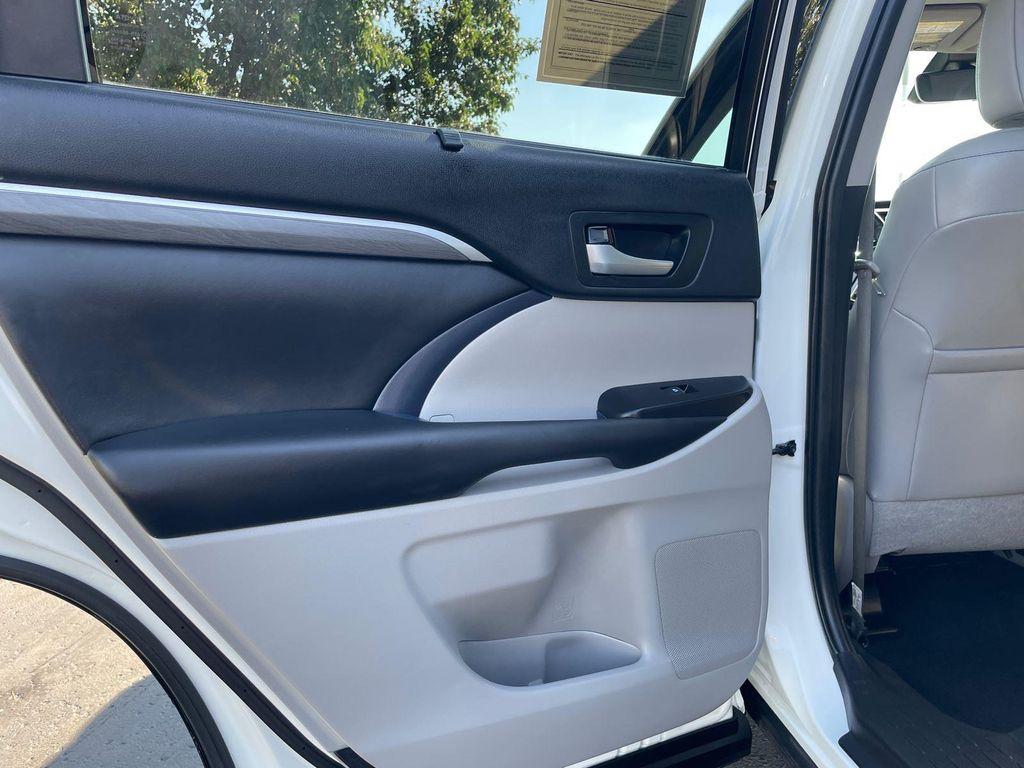 used 2019 Toyota Highlander car, priced at $33,187