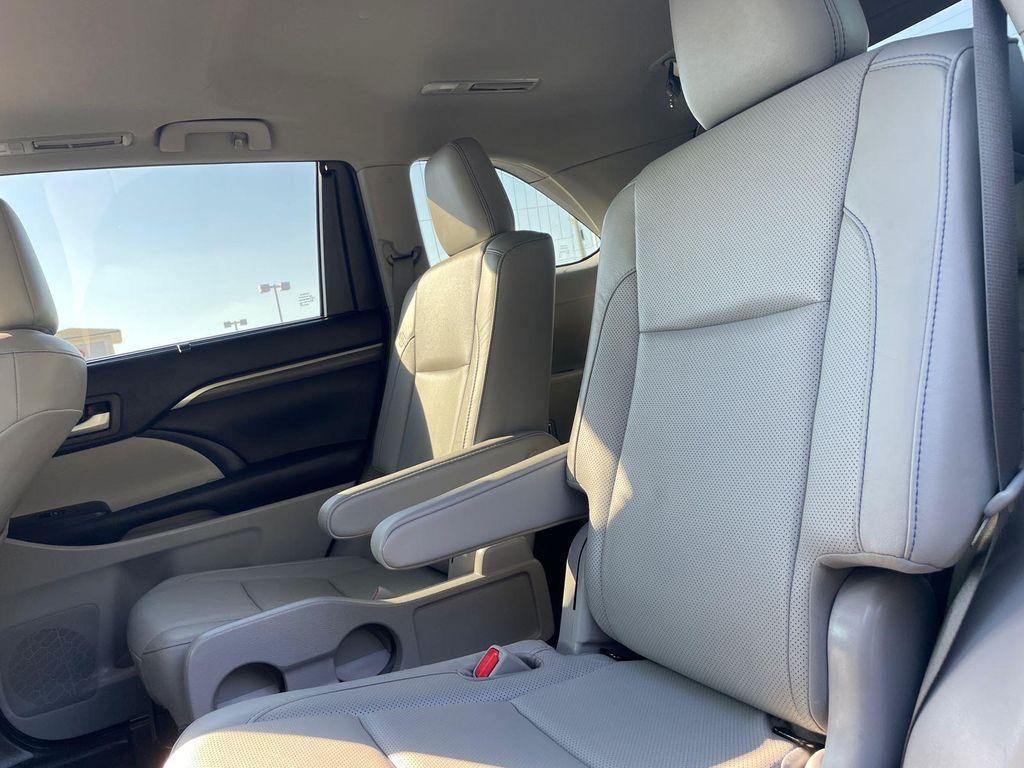 used 2019 Toyota Highlander car, priced at $33,187