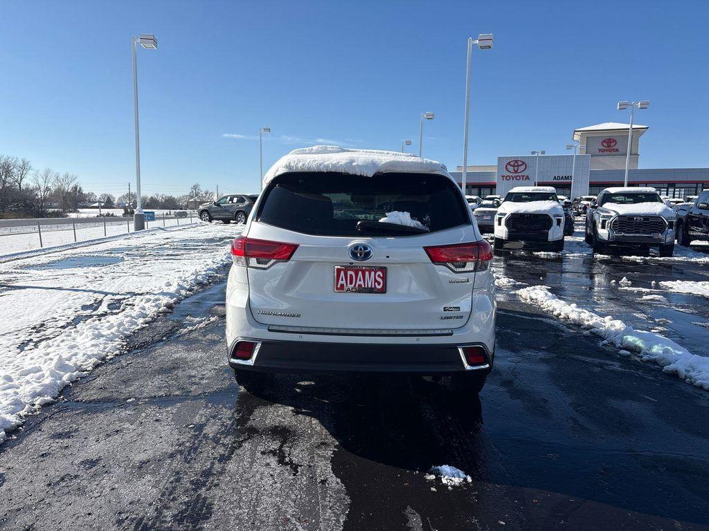 used 2018 Toyota Highlander Hybrid car, priced at $23,915