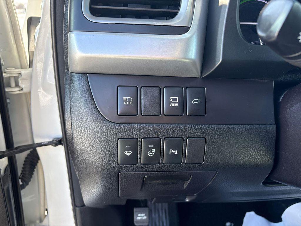 used 2018 Toyota Highlander Hybrid car, priced at $23,915