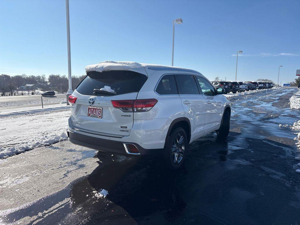 used 2018 Toyota Highlander Hybrid car, priced at $23,915