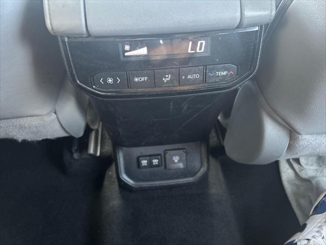 used 2020 Toyota Highlander car, priced at $34,915