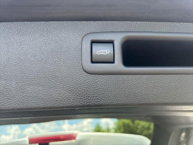 used 2020 Toyota Highlander car, priced at $34,915
