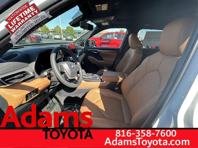 new 2025 Toyota Highlander car, priced at $55,073