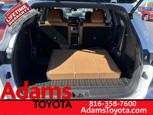 new 2025 Toyota Highlander car, priced at $55,073