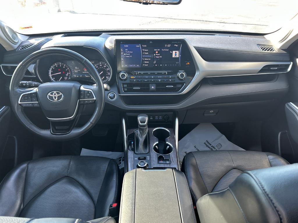 used 2022 Toyota Highlander car, priced at $41,415