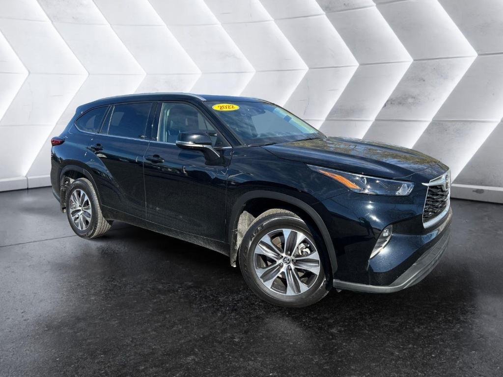 used 2022 Toyota Highlander car, priced at $40,915