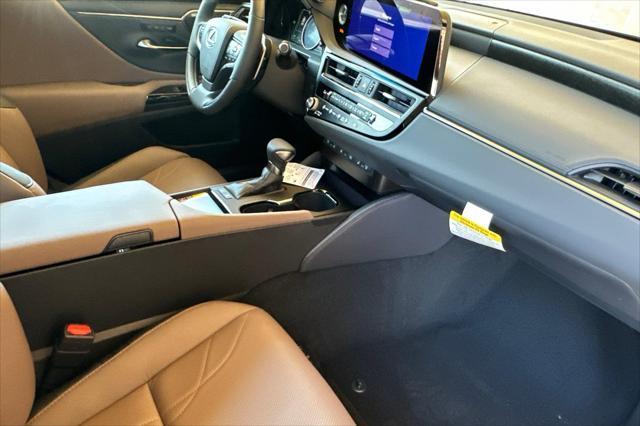 new 2025 Lexus ES 300h car, priced at $56,234