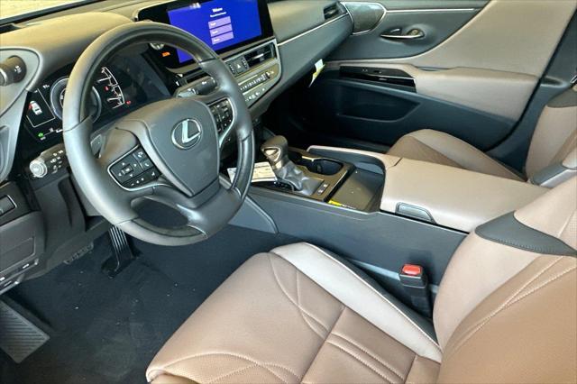 new 2025 Lexus ES 300h car, priced at $56,234