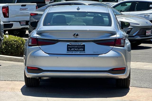 new 2025 Lexus ES 300h car, priced at $56,234