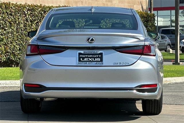 new 2025 Lexus ES 300h car, priced at $50,524