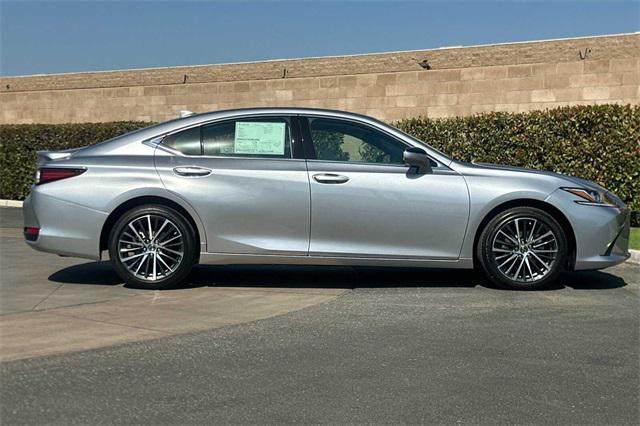 new 2025 Lexus ES 300h car, priced at $50,524