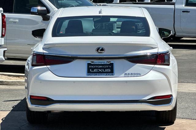 new 2025 Lexus ES 300h car, priced at $49,014