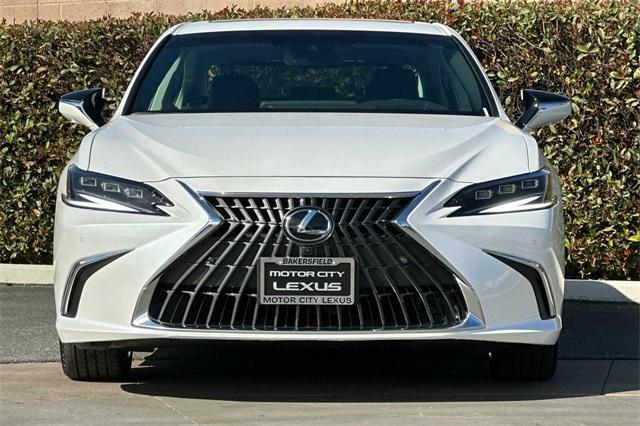 new 2025 Lexus ES 300h car, priced at $56,409