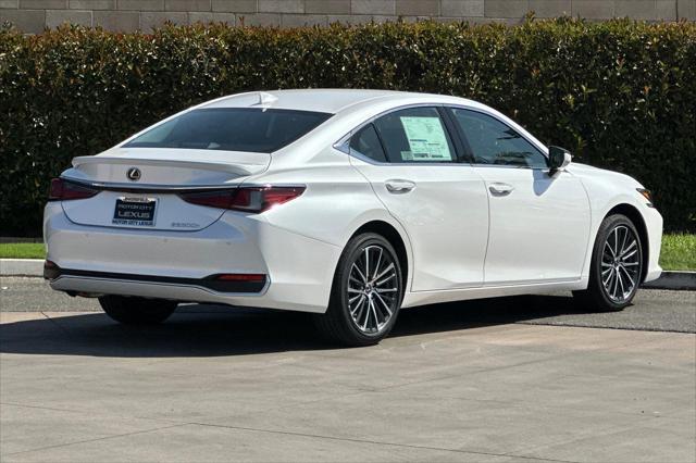 new 2025 Lexus ES 300h car, priced at $50,700