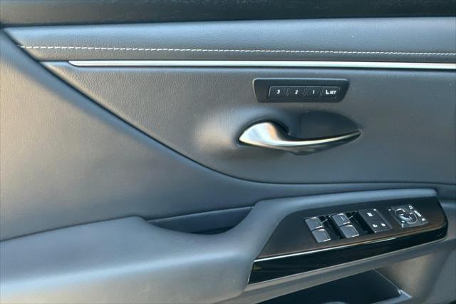 used 2024 Lexus ES 300h car