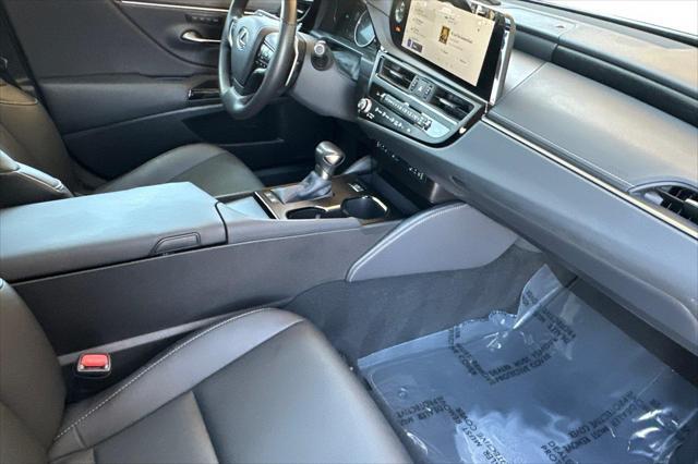 used 2024 Lexus ES 300h car