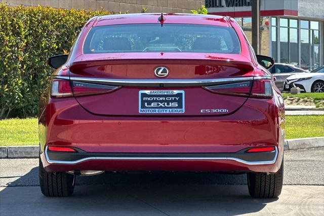 new 2025 Lexus ES 300h car, priced at $48,394