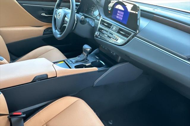 new 2025 Lexus ES 300h car, priced at $48,394