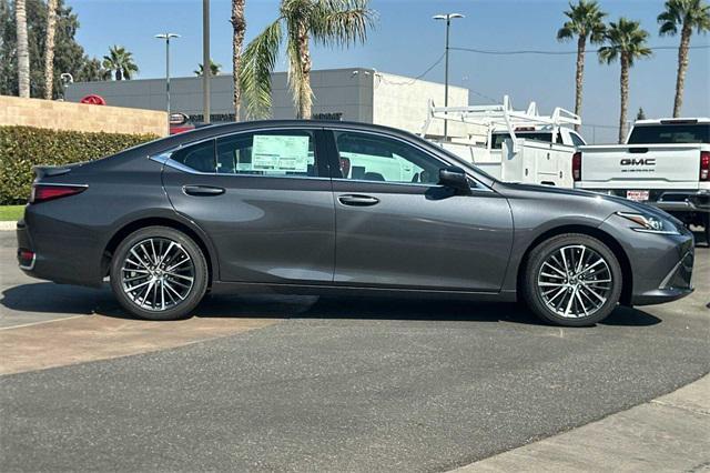 new 2025 Lexus ES 300h car, priced at $48,894