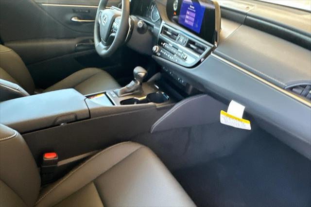 new 2025 Lexus ES 300h car, priced at $49,014