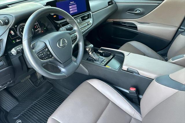 used 2024 Lexus ES 300h car