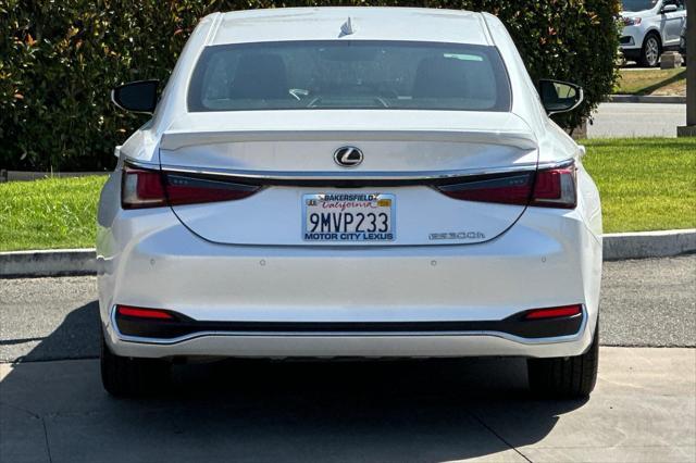 used 2024 Lexus ES 300h car