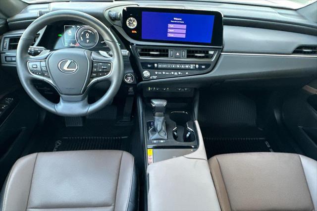 used 2024 Lexus ES 300h car